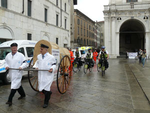 Le biciclette del Bici Soccorso hanno sfilato in centro a Brescia